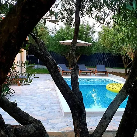 Hidden Gem With Pool In Kastel Stafilic - Two Bedroom With Pool *