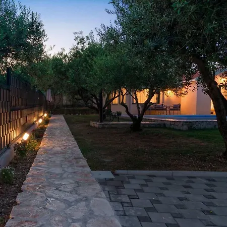 Hidden Gem With Pool In Kastel Stafilic - Two Bedroom With Pool Kastela